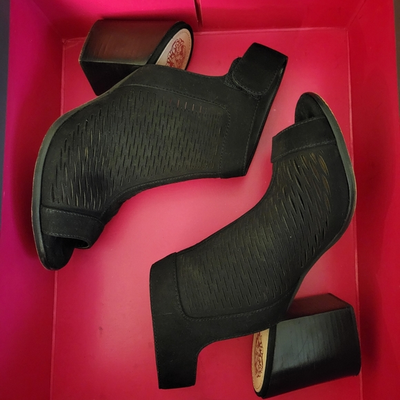 Vince Camuto "Lavette" open toe bootie - Picture 2 of 10